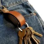 جاکلیدی چرمی مدل آرسا رنگ عسلی چرم باریک همراه با کلید