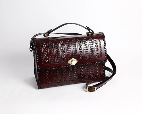 کیف دوشی چرمی دانشجویی دخترانه وینتج با طراحی کلاسیک و اصیل