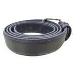 کمربند چرمی رنگ قهوه ای طرح روکو با سگک نقره ای که به صورت حلقوی روی پس زمینه سفید