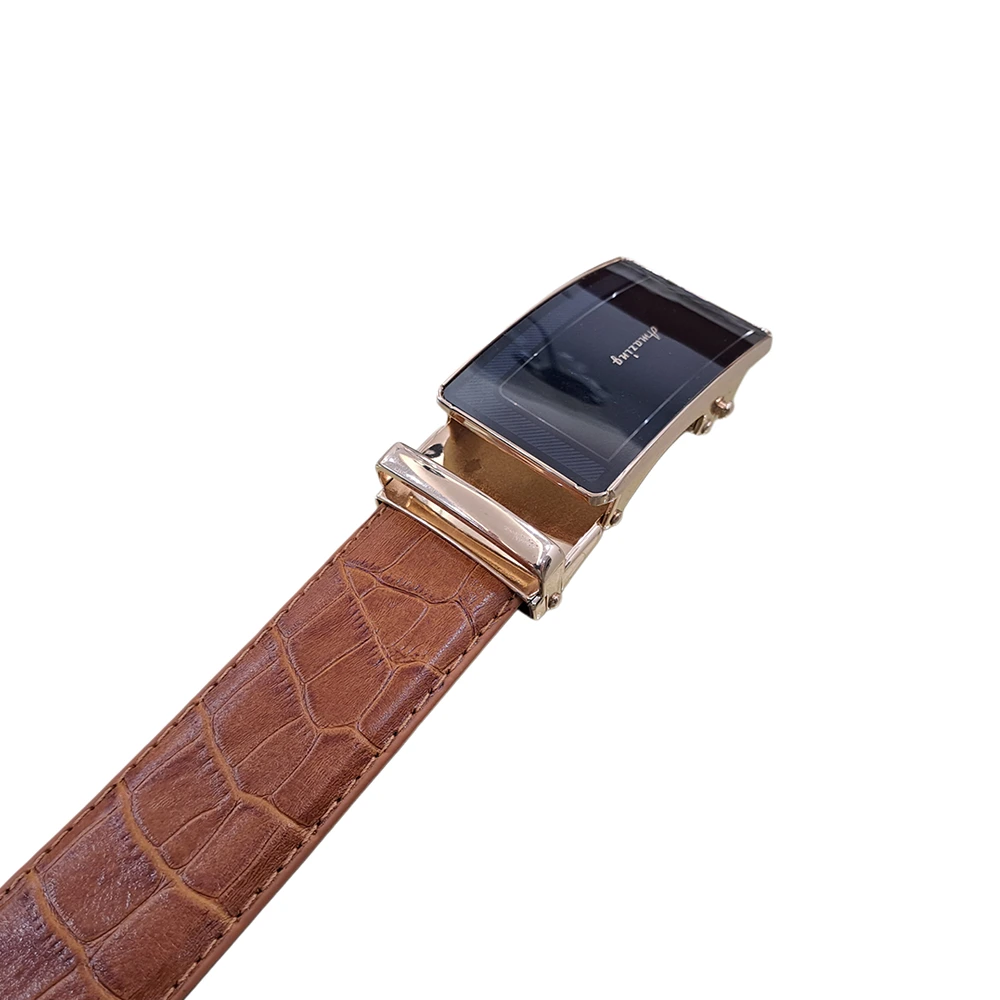 نمای روی کمربند با طرح روکو رنگ عسلی و سگک ریلی مشکی و طلایی